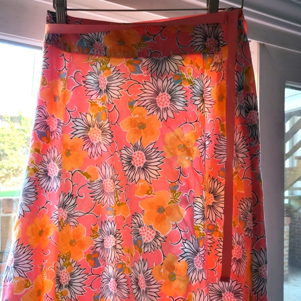 Pink floral Nine West skirt